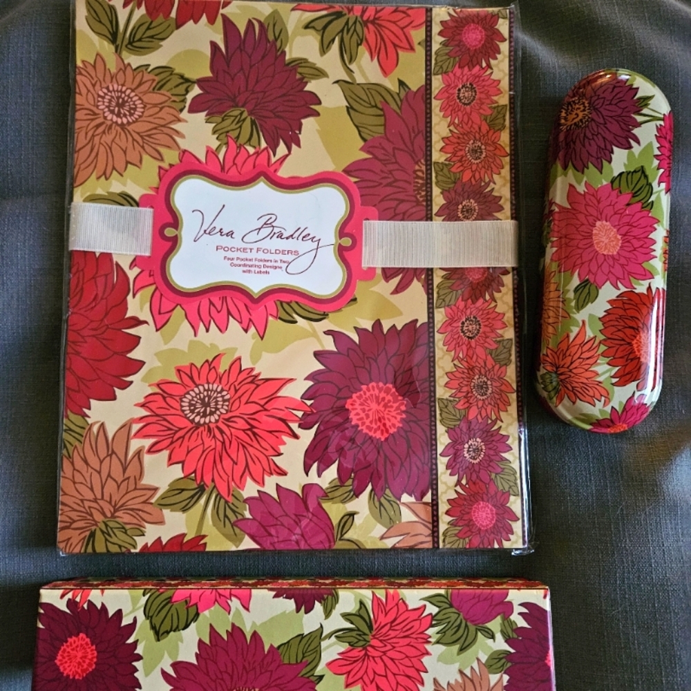 NWT Vera Bradley Stationary set - Daihla pattern